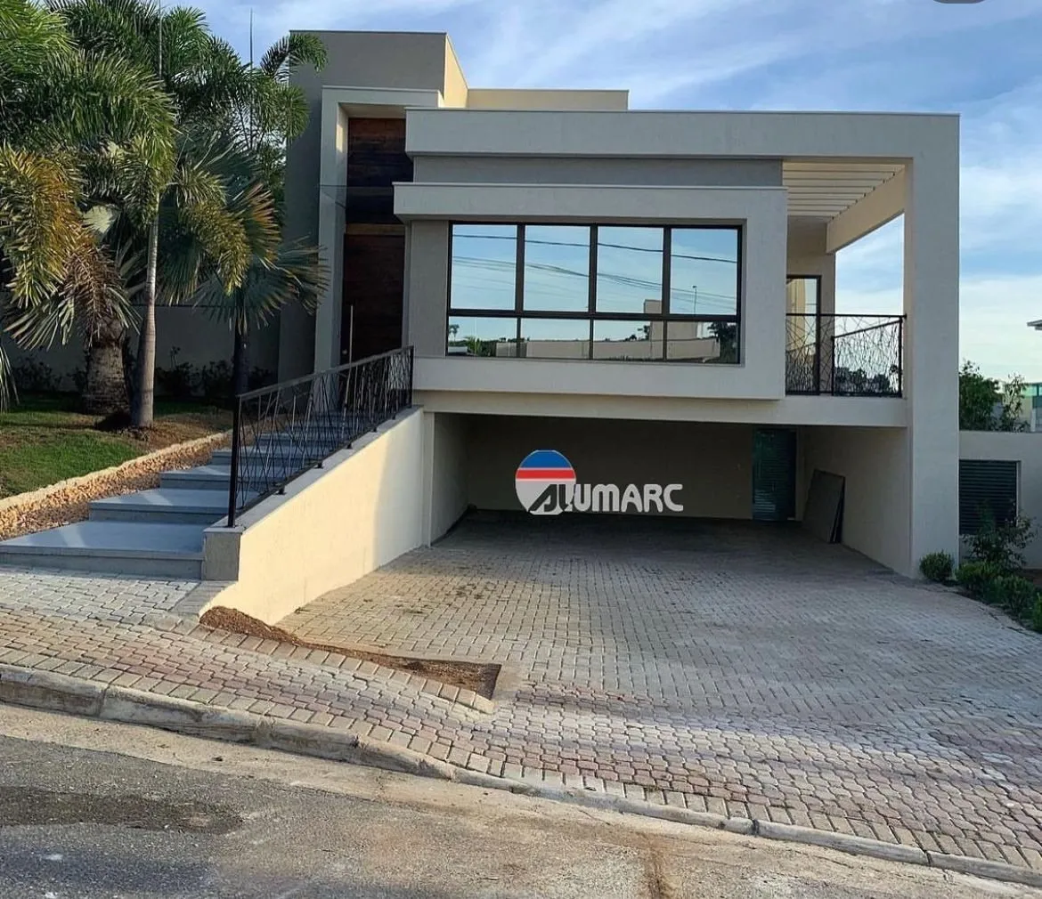 Casa moderna — Alphaville. Obra executada pela Alumarc.