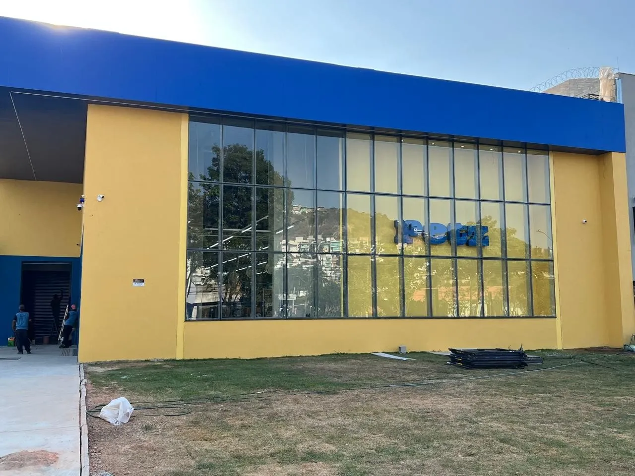Petz — Castelo. Obra executada pela Alumarc.